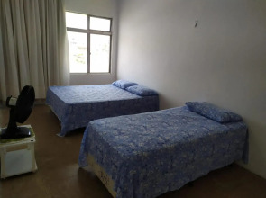 Espaçoso Apartamento na Praia do Futuro c/ 3 Qts.