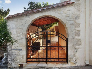 House with 2 bedrooms in Georgioupoli with wonderful mountain view enclosed garden and WiFi 3 km from the beach