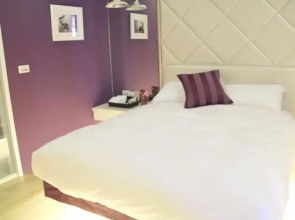 8 Door Guest House