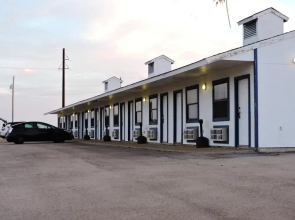 Riata Inn