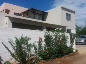 Sunny Private First Floor 1-br Beach Apartment With Spacious Balcony, Pool, Wifi