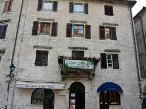 Montenegro Backpackers Home Kotor