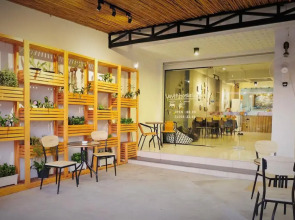 Qing lian Youth Hostel&Cafe