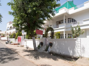 OYO 13224 Home Modern Stay Ambamata Scheme