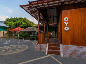 OYO 1427 Azzahra Guest House Syariah
