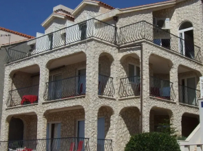 Fox Apartments