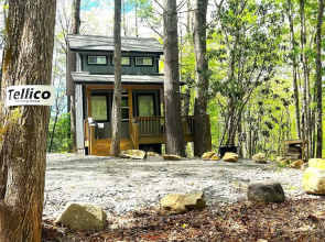 Wayah Ridge Escapes