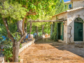 Nobelos Seaside Lodge