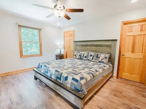 Cove Mountain Rest 3 Bedroom Home by RedAwning