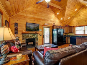 Making Memories 1 Bedroom 1 Bathroom Home