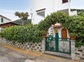Nice Apartment in Ischia With 3 Bedrooms and Wifi