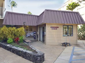 Hale Pau Hana Beach Resort