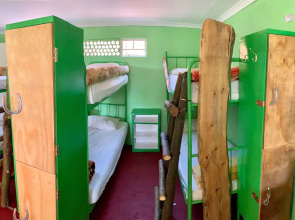 Lion's Den Backpackers