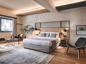 Cama Luxury Suites Glyfada