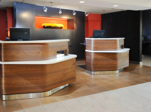 Courtyard by Marriott Houston Hobby Airport
