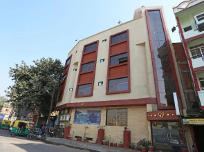 Capital O 8194 The Golden Ville