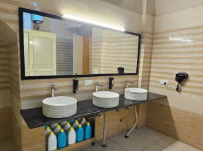 Royal Stay Inn
