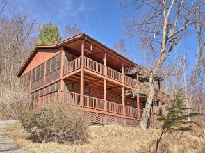 Cabin w/ Decks & Fire Pit Near Lost River!