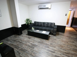Rich Luxury Suites