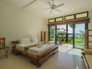Luxury Beach Front Noble House Villa