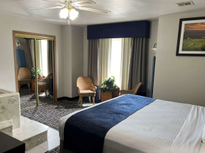 Days Inn by Wyndham Grove