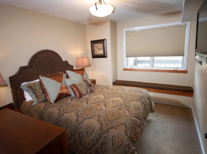 1br Ski-in, Ski-out At Okemo Mountain Lodge 1 Bedroom Condo by RedAwning