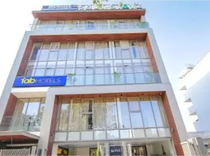 FabHotel Luxe Stayz 39