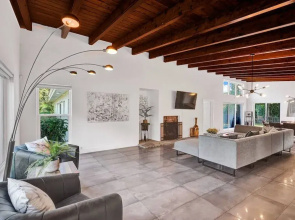 Gorgeous 5BR Home with Heated Pool