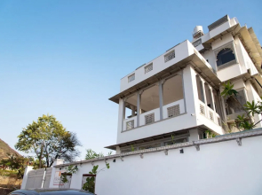 OYO 13793 Villa Sagat Raaso