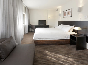 Causeway 353 Hotel