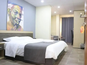Paragon Gardens & Suites