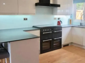 Quiet house beside Stansted Airport