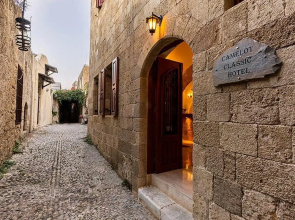 Camelot Traditional & Classic Hotel