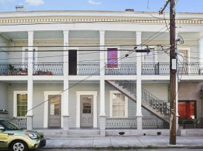 Montgomery Apartments on Magazine Street