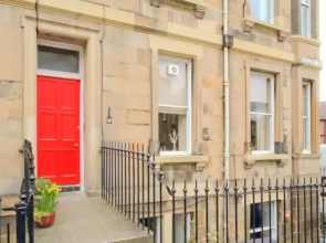 2 Bedroom City Centre Apartment Sleeps 4