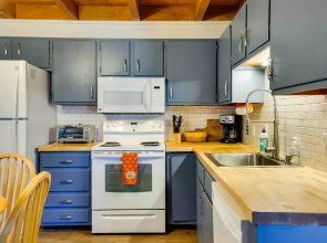 Mtn-view Condo w/ Community Perks in Silverthorne
