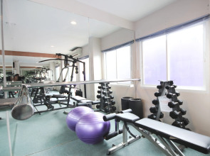 OYO 75321 Gemma Patong