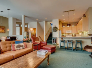 1-1220 Lionsridge Loop 3B