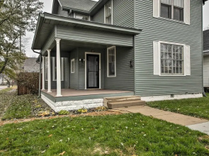 Historic Noblesville Home: Walk to Downtown Shops!