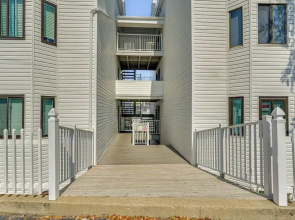 Lake-view Condo in Osage Beach: Walk to Boat Ramp