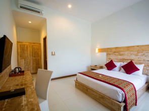 Lovina Beach Club & Resort