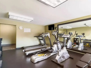 Rodeway Inn Portland Airport Hotel