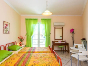 House of Velenia, Family Apt 15' from Corfu center