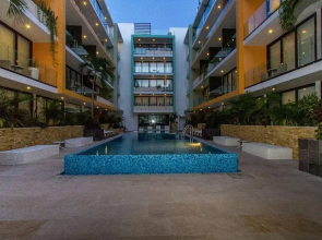 Studio Close to 5th Av, With Amazing Roof Pool View, Gym, Spa and More!