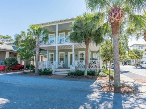 Pet Friendly Seacrest Home for 10 - Resort Pool + Beach Shuttle