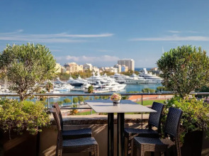 Duquesa Suites Landmark Hotel by Duquessa Hotel Collection