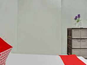 Homestay Jenggolo by Oyo Rooms