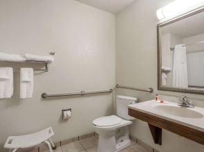 Super 8 by Wyndham College Park Wash DC Area