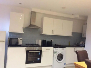 Spacious Entire Two Bedrooms Flat, H 3