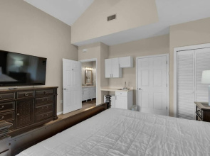 Bright 3BR Townhome Gulf Views Steps to Beach